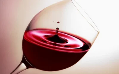 Beneficios que tiene el vino tinto para la salud