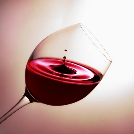 Beneficios que tiene el vino tinto para la salud